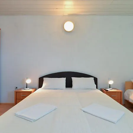 Bozo 1631 Apartament *