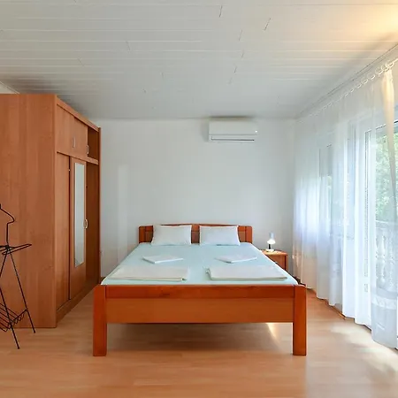 Bozo 1631 Apartment Fazana