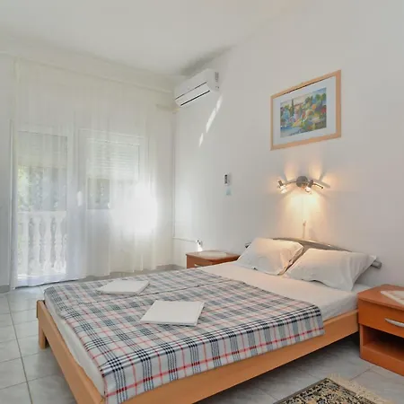 Bozo 1631 Apartment
